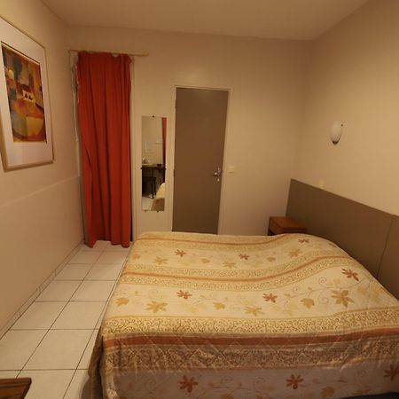 Hotel Du Roussillon Parijs Buitenkant foto